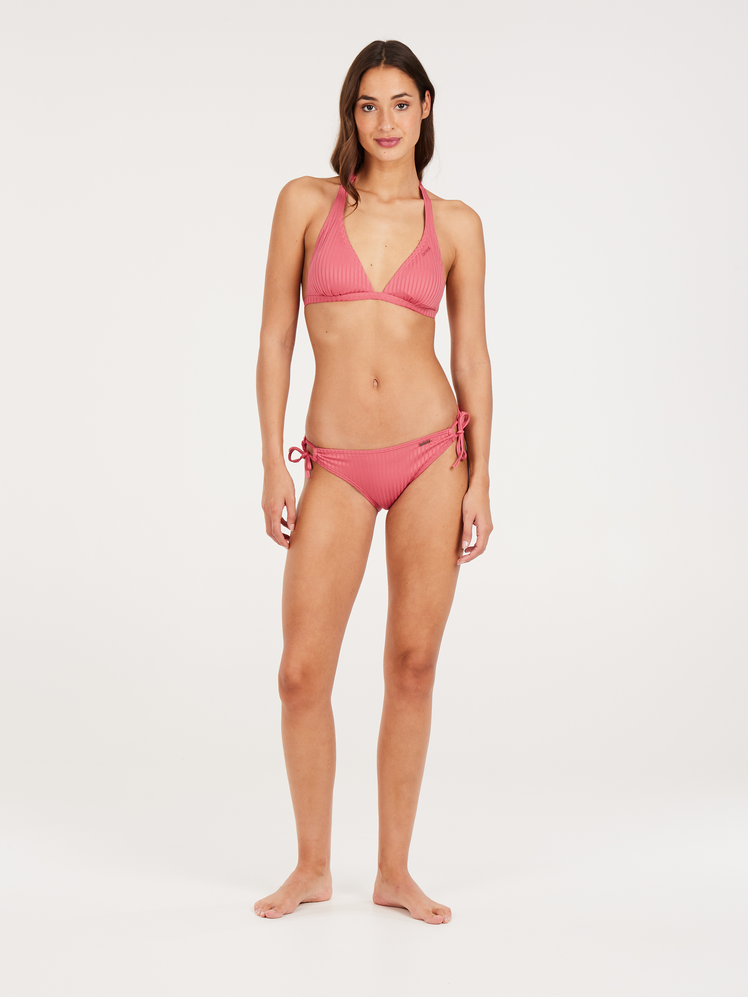 7613643_631_model_front-